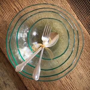 Bol artisanal de style luxe avec fini texturé à la main utilisé pour servir des fruits décor de table - Product Image 2