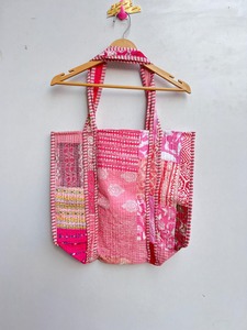 Sac en coton bohème fait main indien, patchwork, cousu à la main, matelassé, fermeture éclair, sac de marché, sac à bandoulière, imprimé floral - Product Image 6