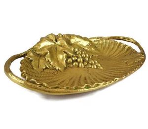 Plato de servicio de aluminio y metal con forma de hoja con acabado plateado de primera calidad para restaurante y bar de hotel - Product Image 2