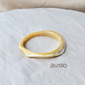 Brazalete de cuerno de búfalo trenzado hecho a mano, pedidos al por mayor personalizados, aceptados directamente desde Vietnam - Product Image 2