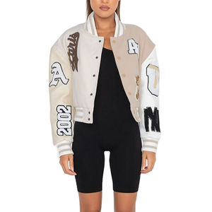 Veste universitaire recadrée de sport vintage de haute qualité veste de baseball à la mode personnalisée pour les femmes traitement tricoté teint en plaine - Product Image 1