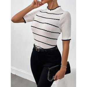 Pull en tricot de soie à imprimé cerises vintage pour femme - Col montant, manches courtes, côtelé - Product Image 6