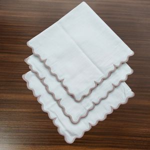 Servilleta de mesa de algodón de lujo con borde festoneado para bodas y cenas - Product Image 2