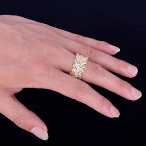 Anillo de Compromiso y Boda de Lujo con Diseño Personalizado para Mujer y Hombre, con Diamante Cultivado en Laboratorio Certificado por IGI, en Plata de Ley - Product Image 4