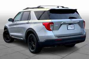 Ford Explorer XLT RWD 2022 d'occasion - faible kilométrage - Product Image 6