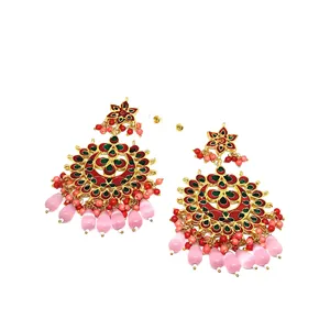 Boucles d'oreilles Chandbali en pierre Monalisa plaquées or, style Meenakari rouge clair, style chandelier tendance - Product Image 3