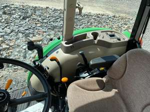 65HP,75HP,80HP,85HP John DeerEEE 5065E Machines agricoles d'approvisionnement d'usine. - Product Image 2