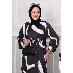 Robe Hijab Taille Satinée Ceinturée Noir - Product Image 1