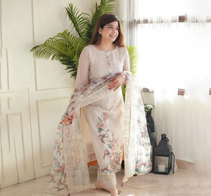 Nuevo Conjunto de Salwar Kameez de Diseñador a la Moda para Mujer, Manga Larga, Hermoso Georgette, Estilo Indio-Pakistaní, Ideal para Fiestas y Festivales de Verano - Product Image 1