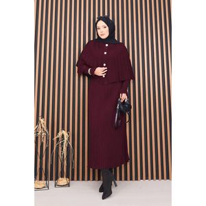 Ensemble deux pièces bordeaux : Cape boutonnée et robe en maille avec hijab sans col en tissu côtelé - Product Image 1