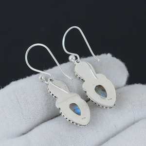 Pendientes de piedra lunar arcoíris de pera hechos a mano, joyería colgante de plata de ley 925, regalo elegante para mujeres, diseño bohemio - Product Image 3