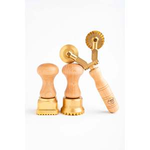 Paquete LaGondola: 1 Sello de Ravioli Cuadrado (45x45), 1 Sello de Tortelli Redondo (50mm) y 1 Cortador de Pasta Combinado Doble en Latón y - Product Image 6