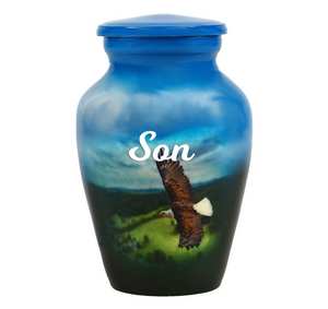 Urne miniature Aigle en vol avec option de gravure et option de breloques d'amour, en aluminium, pour cendres humaines, adulte homme femme - Product Image 3