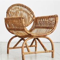 Vietnamesisches Handgefertigtes Modernes Umweltfreundliches Rattan-Tisch-und-Stuhl-Set für Innen- und Außenbereich mit Natürlicher Korbgeflecht-Ästhetik