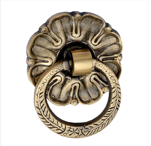 Escultura Tradicional de Ganesh en Latón Pulido, Timbre de Puerta Resistente con Tornillo, Decoración Ornamental de Entrada en Metal Fundido Pesado Disponible - Product Image 4