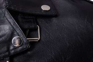 เสื้อแจ็คเก็ตหนังสีดำสำหรับผู้ชาย สไตล์นักขี่มอเตอร์ไซค์ ทรงยาว ผ้าแคนวาสบาง โลโก้ด้านหน้า ทรงเข้ารูป - Product Image 5