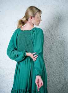 Precio al por mayor de las señoras con estilo de longitud completa de cuello redondo Smocking Maxi Vestido Floral Rayón Tela de manga larga Vestido de las señoras - Product Image 2