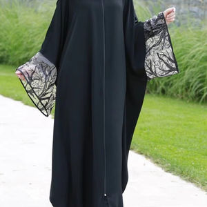 Abaya élégante et modeste avec de beaux motifs de broderie et de dentelle Motif imprimé de haute qualité en mousseline de soie sur le devant et ouvert - Product Image 1