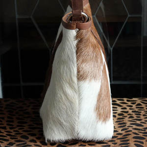 Bolso de mano de cuero de vaca liso de alta calidad para mujer Bolso de mano de cuero de vaca ligero y cómodo - Product Image 6