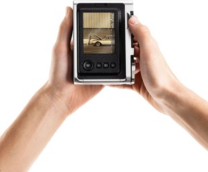 Nueva Cámara Instantánea Original Instax Mini Evo (Negra) (USB Tipo-C) Instax Fujifilm Mini EVO, Negra - Product Image 2