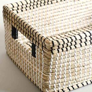 Panier de rangement multi-tons en jonc de mer tissé à la main écologique avec poignée, parfait pour organiser et ajouter du style - Product Image 5