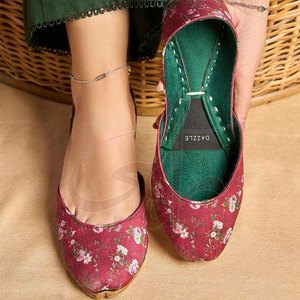 Khussa para Mujer, Hecho a Mano, Profesional, con Suela de Cuero Genuino Antideslizante y Duradera, Parte Superior de Terciopelo, Talla Personalizada, Gran Venta - Product Image 2