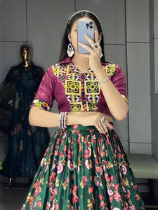 Robe Anarkali de haute qualité pour femmes, design traditionnel avec une touche moderne, vêtements indiens et pakistanais à prix de gros - Product Image 2