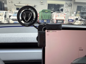 Support magnétique pour <span class=keywords><strong>téléphone</strong></span> portable rafraîchi pour Model Y 2025, anti-vibration, anti-rayures, berceau pour une visibilité optimale pendant la conduite - Product Image 3