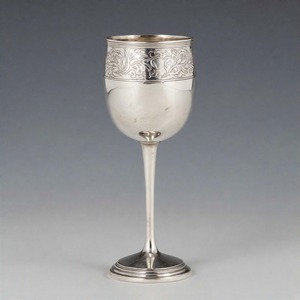 Calice sacré HeavenStem Verre à vin en laiton antique Gobelet artisanal pour usage liturgique et cérémonies d'église traditionnelles - Product Image 5