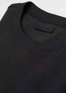 2025สเวตเตอร์สีดำสไตล์โอเวอร์ไซส์ทรงหลวมเปิดไหล่ทรงหลวมสีพื้นสำหรับฤดูใบไม้ร่วงฤดูหนาว - Product Image 4