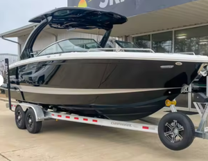 Lancha Usada Chaparral 287 SSX Bowrider 2025, Barco de Trabajo, Barco de Pesca Profesional de Alta Potencia, Remolque para Aventuras Familiares - Product Image 5