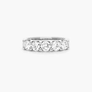 Anillo de Diamantes con Diseño Contorneado y Cinco Puntas Compartidas, Elegante Diseño de Cinco Piedras - Product Image 1