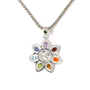 Pendentif Chakra en Argent Sterling 925 Multi-Pierres Précieuses Fait Main en Forme de Fleur Bijou Spirituel Idée Cadeau Parfaite - Product Image 3