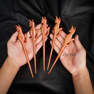 Accessoire de coiffure en bois de longane en forme de chat BIXGO pour femmes, best-seller, élégant, pour chignon et maintien des cheveux longs, 18 cm - Product Image 1