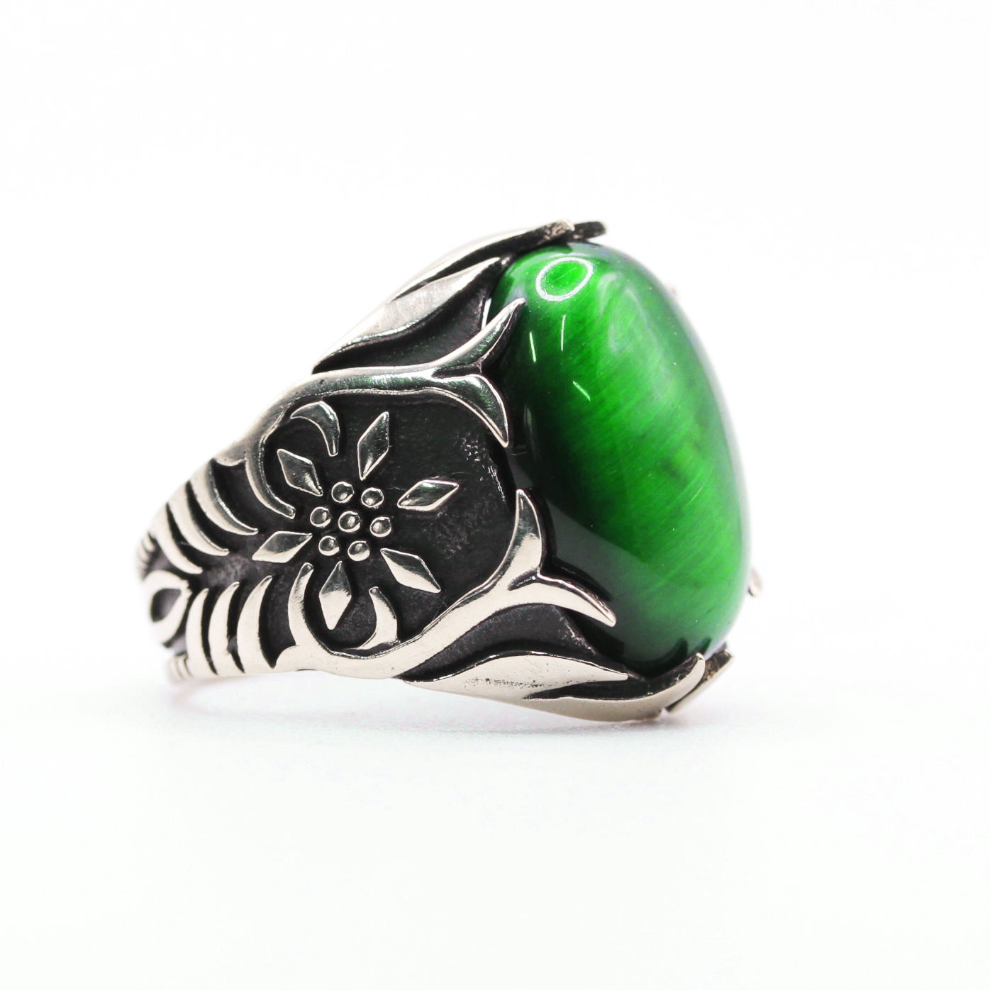 สีเขียว