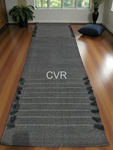 Tapis de yoga tissé carré noir imprimé en coton biologique avec dos antidérapant en caoutchouc, fait main, épais, style contemporain, pour la mise à la terre à domicile - Product Image 3