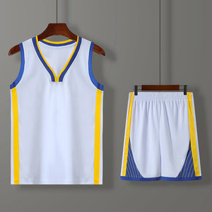 Le maillot réversible Offre Spéciale de basket-ball d'enfants conçoivent en fonction du client l'uniforme du polyester 100% imprimé du Pakistan - Product Image 2