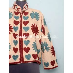 Veste vintage à fleurs brodées en forme de cœur, respirante, coupe-vent, avec doublure en coton rayé, fabriquée en Inde - Product Image 2