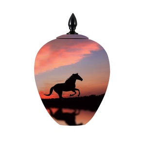 Urna de cremación de metal para adultos Venta caliente Urnas de servicio de cremación Urna de cremación funeraria de aluminio fundido a mano para adultos - Product Image 1