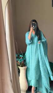 Traje de diseño de alta calidad Purt Faux Georgette Salwar Kameez con bordado y lentejuelas, listo para usar para funciones de boda - Product Image 2