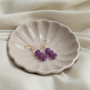 Boucles d'oreilles pendantes en améthyste légère Design plaqué or fait à la main avec perles d'espacement Bijoux élégants en pierres précieuses violet clair pour femmes - Product Image 1