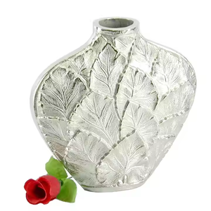 Floreros asequibles en color plateado hechos a mano de metal con formas irregulares únicas decoraciones de boda y Decoración elegante para el hogar - Product Image 5