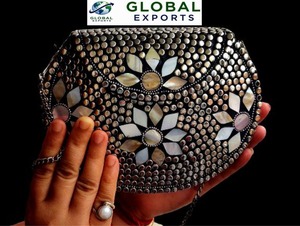 Sac à main en métal classique de luxe poli de qualité supérieure pour les exportations mondiales, forme personnalisée pour les demoiselles d'honneur, les soirées, élégant - Product Image 2