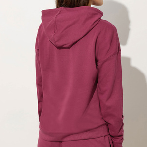 Sudaderas con capucha con hombros caídos para mujer a la moda con estampado de logotipo personalizado, sudaderas ideales para el uso diario de moda y el entrenamiento de gimnasia - Product Image 6