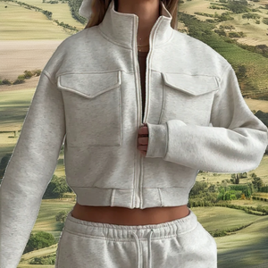Chaqueta corta de forro polar con cuello alto y cremallera para mujer, lavado ácido, de algodón y poliéster, con bolsillos con solapa en el pecho, personalizada, color marfil, informal, de manga larga - Product Image 2