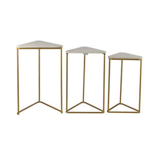 Cadre en métal plaqué or avec dessus en marbre Table en forme de triangle pour la maison Restaurant Hôtel Décoration au prix de gros - Product Image 1