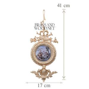 Cadre mural orné en laiton doré avec oeuvre en porcelaine décoration vintage faite à la main design en laiton de luxe pour intérieurs classiques - Product Image 4