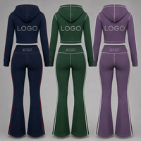 Logo Kustom 2026 Musim Gugur Wanita Set Pakaian Olahraga 2 Potong Slim Fit Crop Hoodie Celana Flare Bergaris Samping Kasual Gym Streetwear Outfit