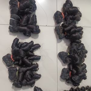 Cheveux humains Remy naturels doux 100% non traités ondulant Meilleur tissage de cheveux sans perte et sans enchevêtrement. - Product Image 6