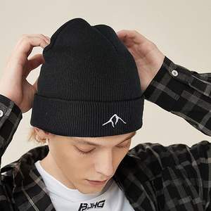 High Quality Unisex <b>Winter</b> Beanie <b>Cap</b> Plain Design Custom Made in Pakistan Wholesale Cheap Price Beanies - Product Image 4